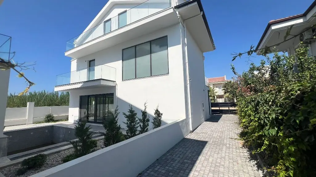 House in Calis